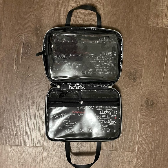 Victoria’s Secret toiletries bag for travel - Picture 3 of 4